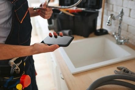 אינסטלטור לאיתור נזילות מים