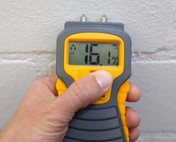 איתור נזילות - בדיקה לחות איתור נזילות בקיר בקירות-