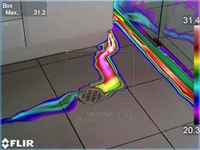 איתור נזילת מים במקלחת