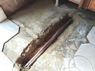 איתור נזילה מתחת לריצוף