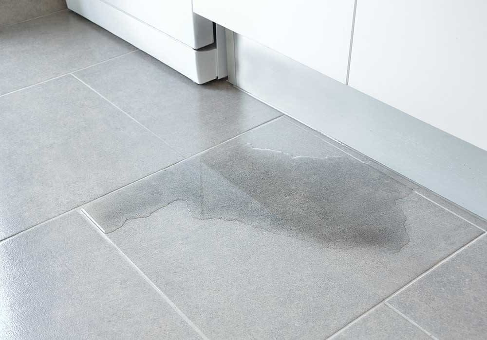 נזילת מים סמויה מתחת לריצוף